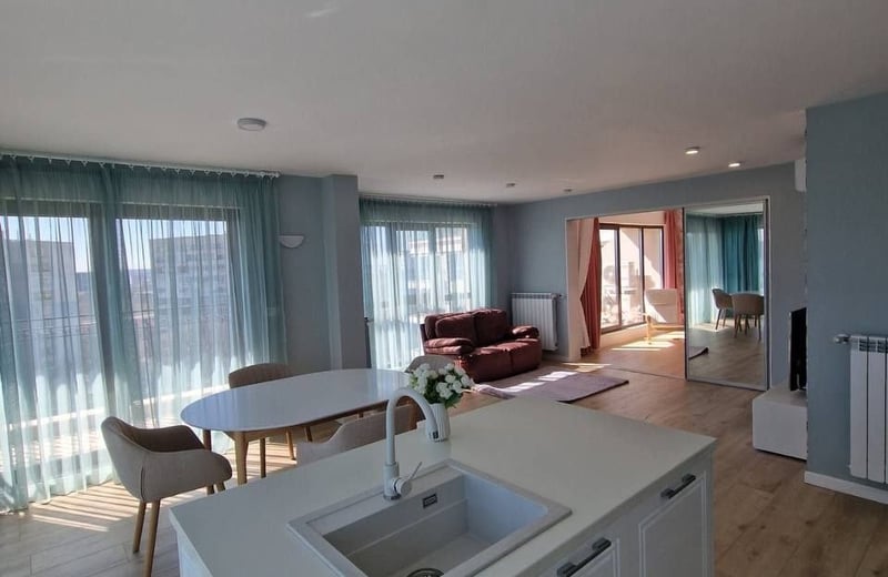 Rent of a bright and warm 3-room apartment, 175 m², Briz, Varna, Bulgaria